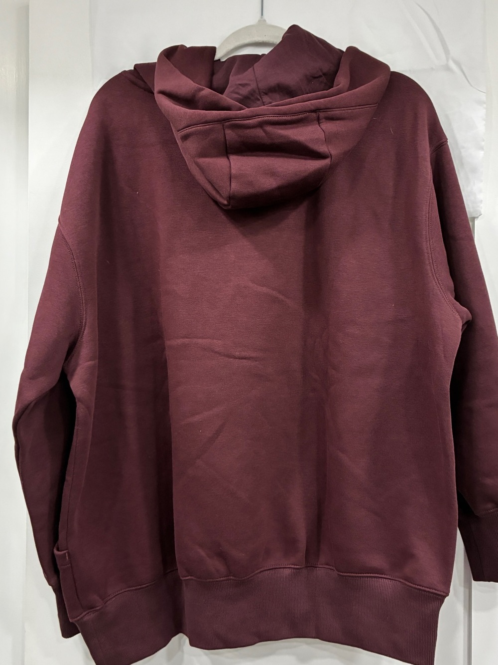 Nike women’s Maroon Pullover Hoodie Sweater-new with tags - Picture 4 of 6